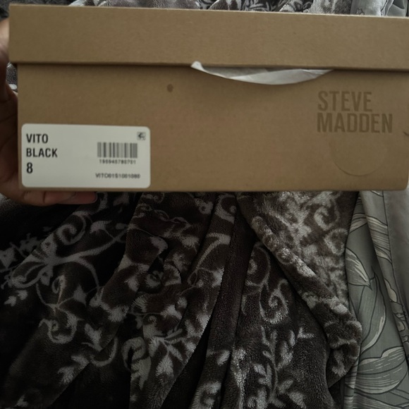 Steve Madden Vito Fuzzy Platforms - Picture 5 of 5